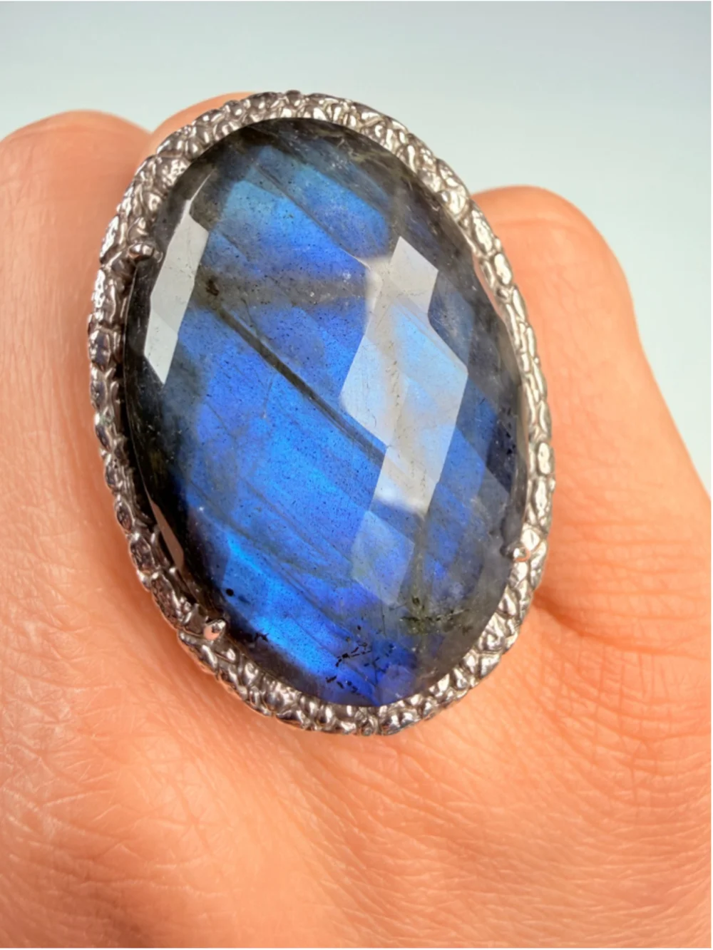 Grand 53 CT Labradorite Solitaire 925 Sterling Silver Crocodile Scale Ring NWT